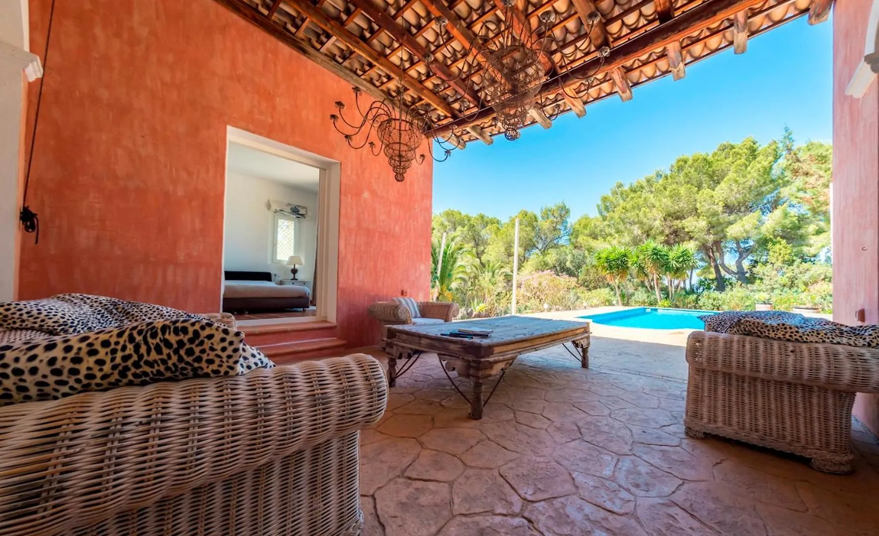 Exclusive Villa In Porroig San José