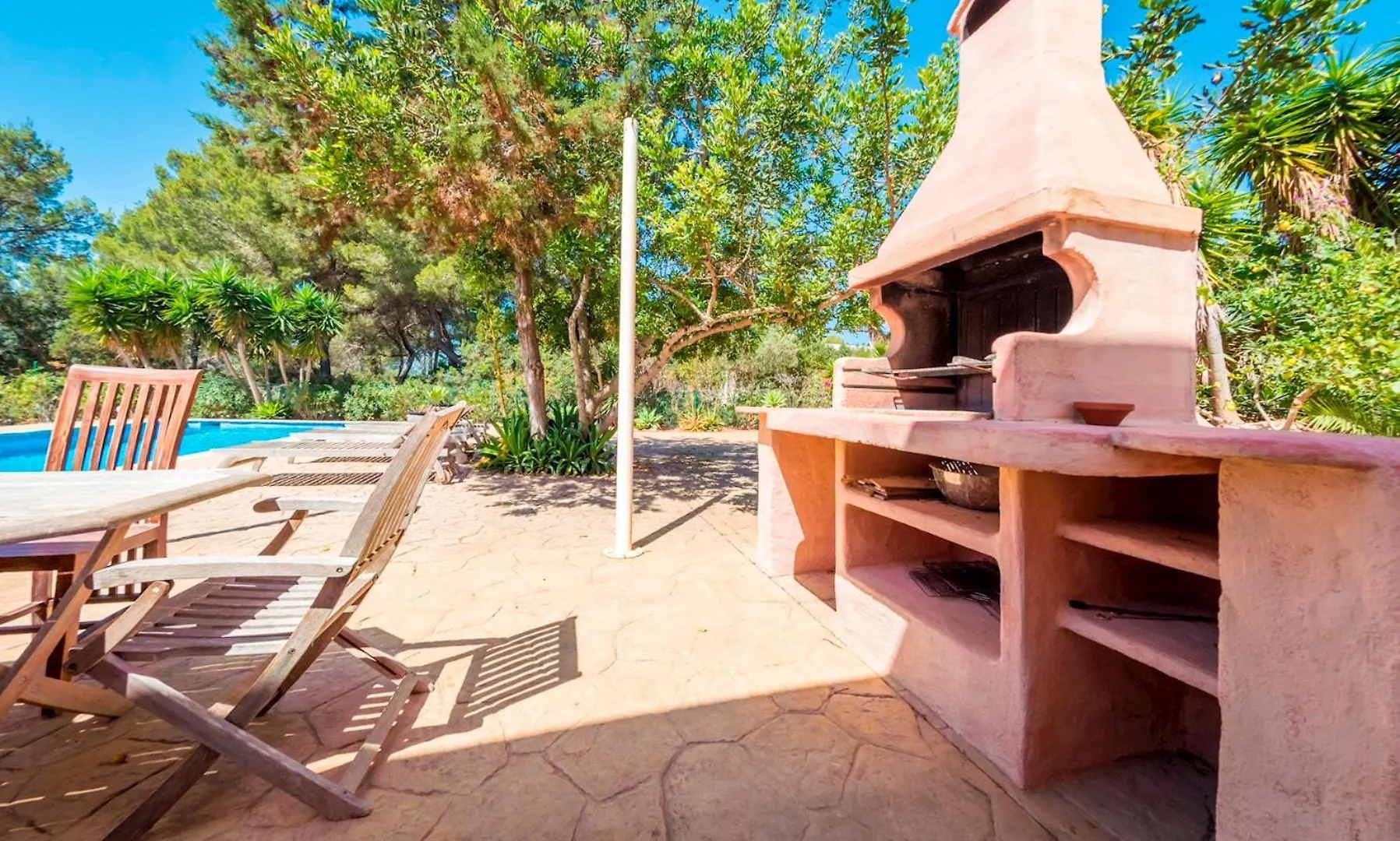 Exclusive Villa In Porroig San José